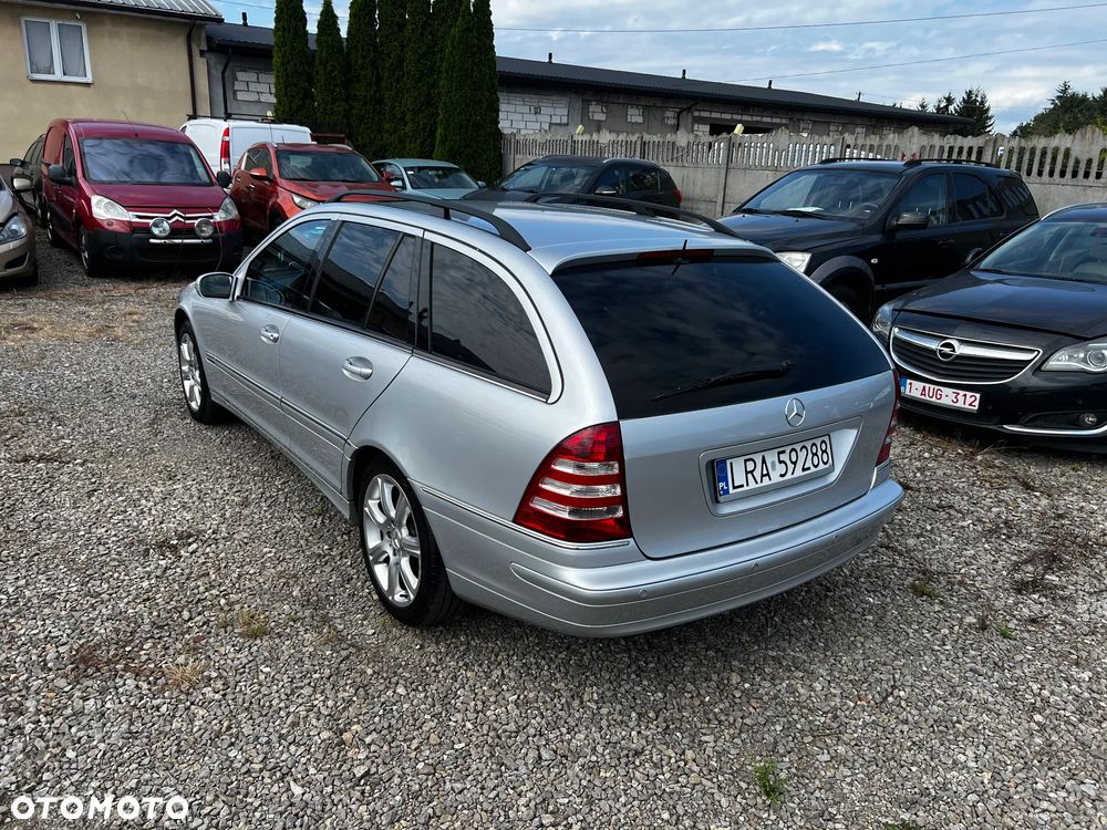 Mercedes-Benz Klasa C 220 CDI Automatik Avantgarde Sport Edition - 3
