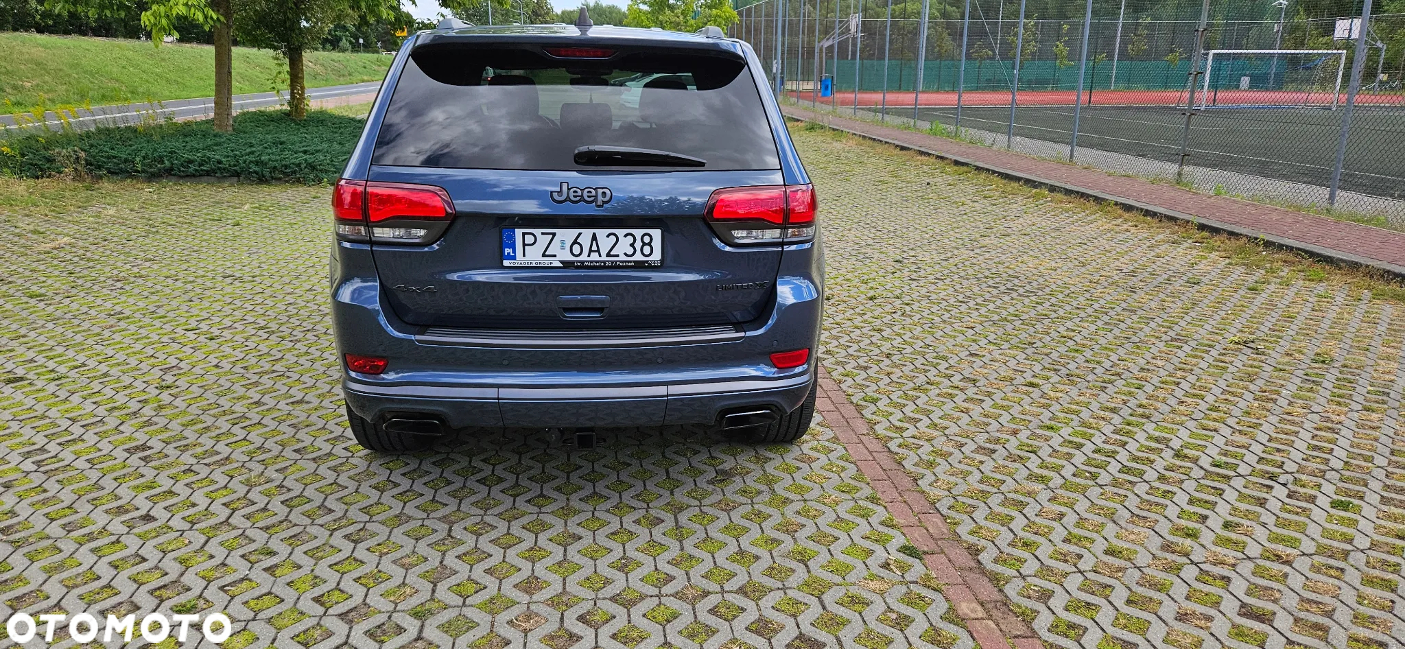 Jeep Grand Cherokee - 13