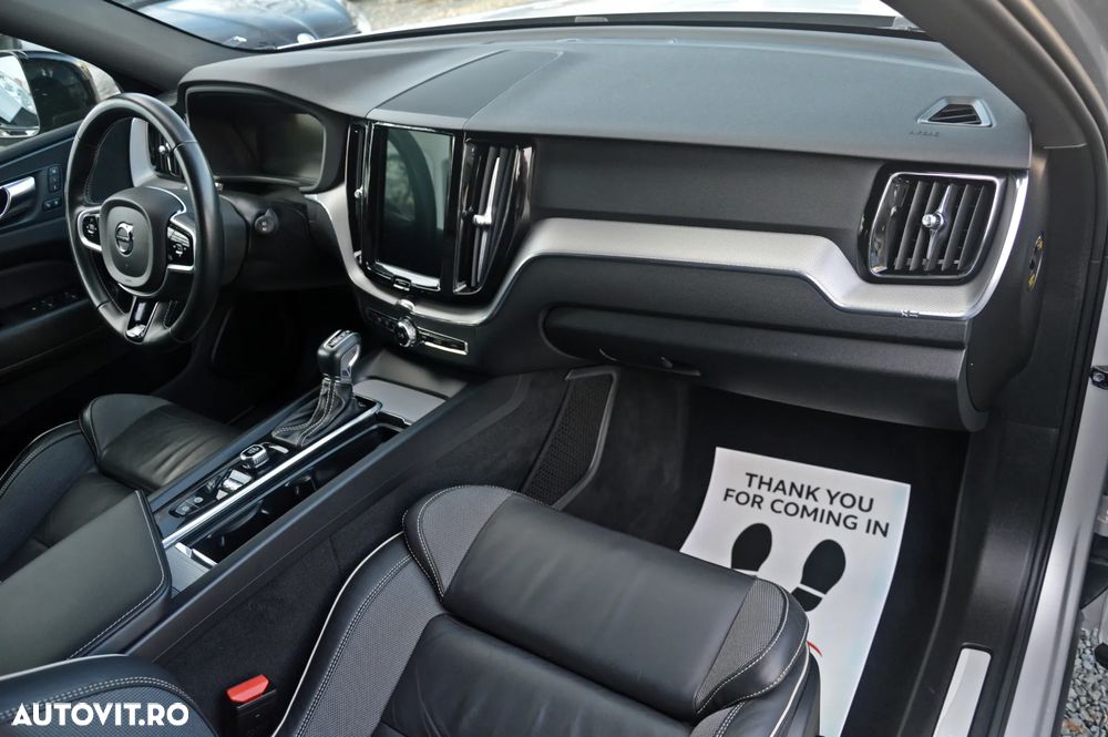 Volvo XC 60 D4 R-Design - 25