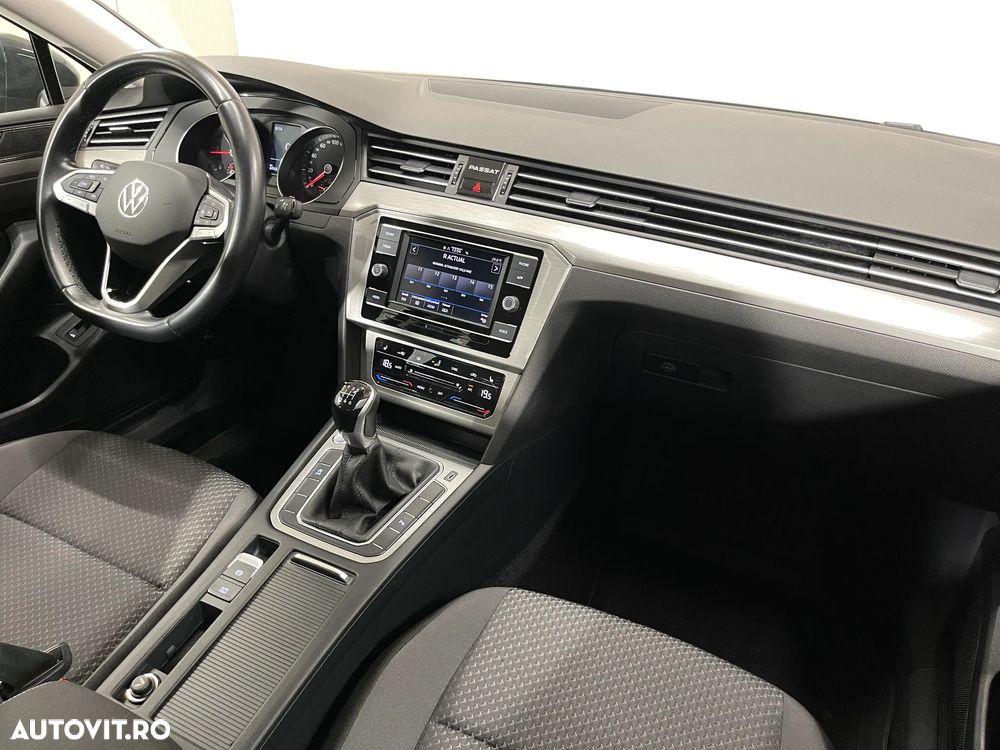 Volkswagen Passat 2.0 TDI Advance - 9