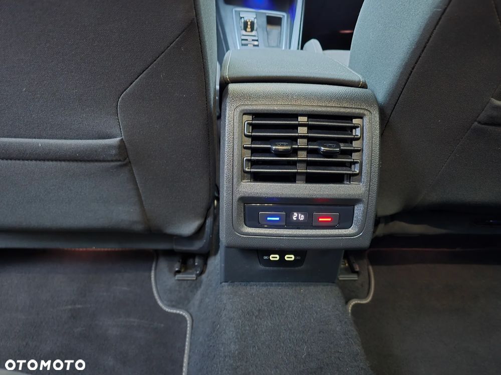 Volkswagen Golf 1.5 TSI BMT Evo Highline DSG - 37