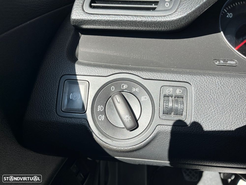 VW Passat 2.0 TDI Highline - 15