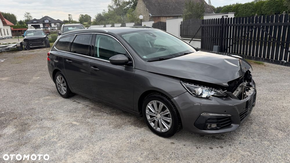 Peugeot 308 BlueHDi 130 EAT8 Stop & Start Allure Pack - 8