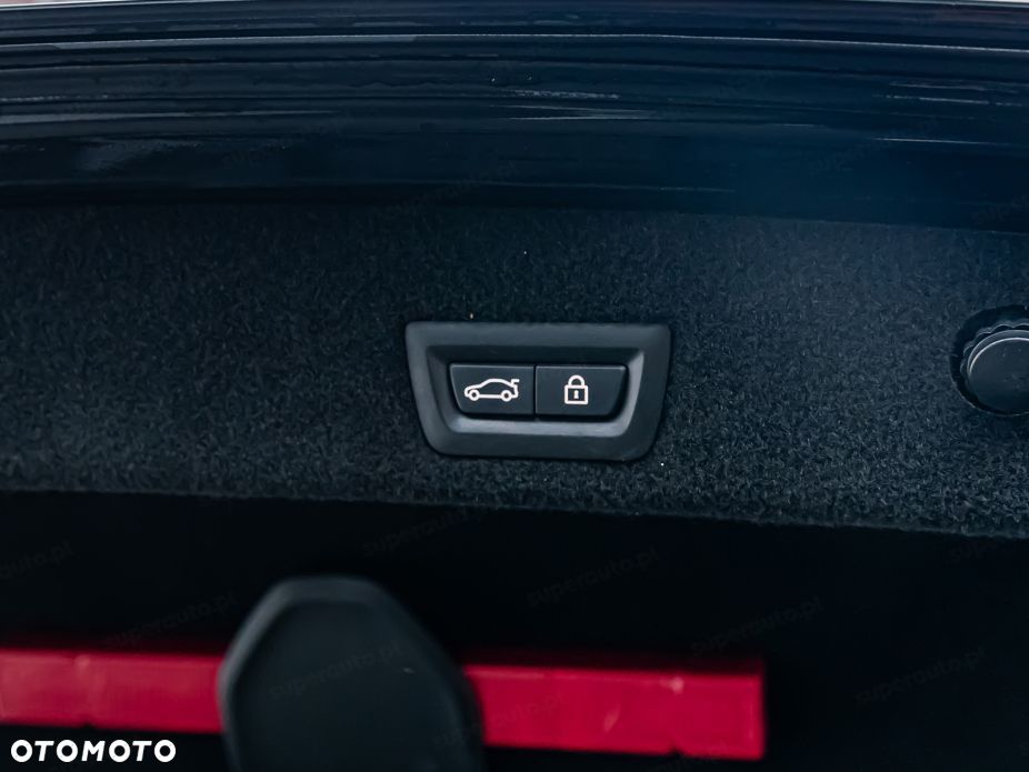 BMW Seria 7 740d xDrive - 33