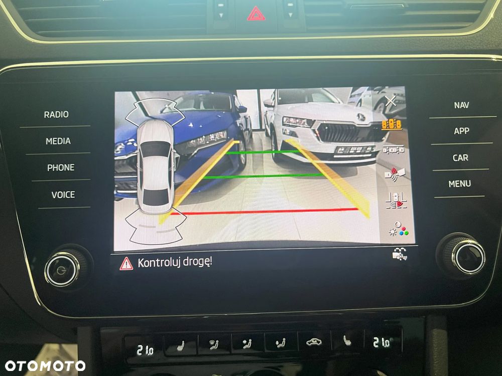 Skoda Superb 2.0 TDI SCR Style DSG - 22