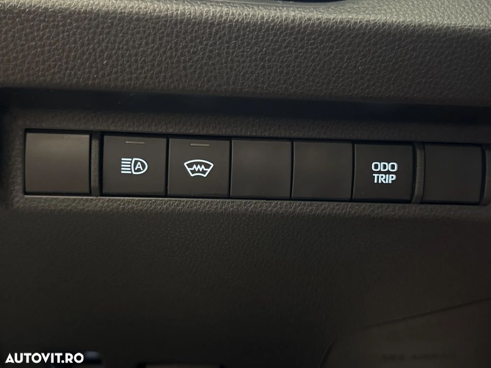 Toyota RAV4 - 16