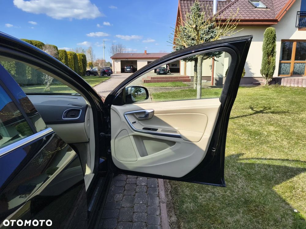 Volvo V60 D2 Kinetic - 19