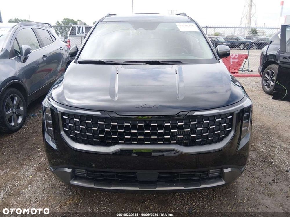 Kia Carnival - 3