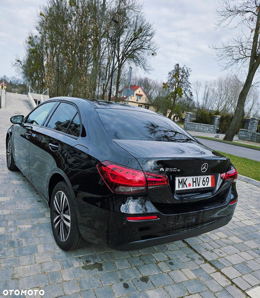 Mercedes-Benz Klasa A 250 e PHEV Progressive 8G-DCT - 13