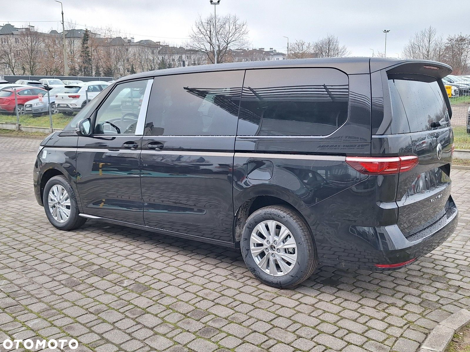 Volkswagen Multivan - 11