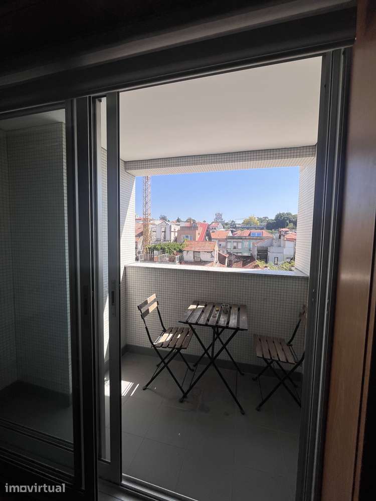 Apartamento T2 com 2 casas de banho e garagem - Grande imagem: 3/22