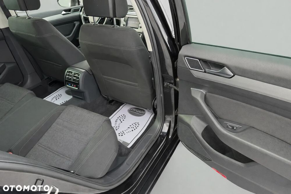 Volkswagen Passat 2.0 TDI (BlueMotion Technology) Comfortline - 22