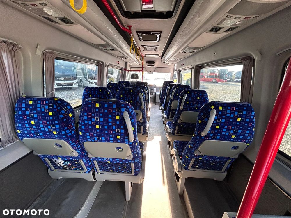 Mercedes-Benz Sprinter 519 - 19