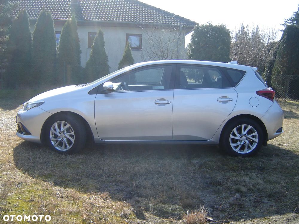 Toyota Auris 1.6 Premium - 8