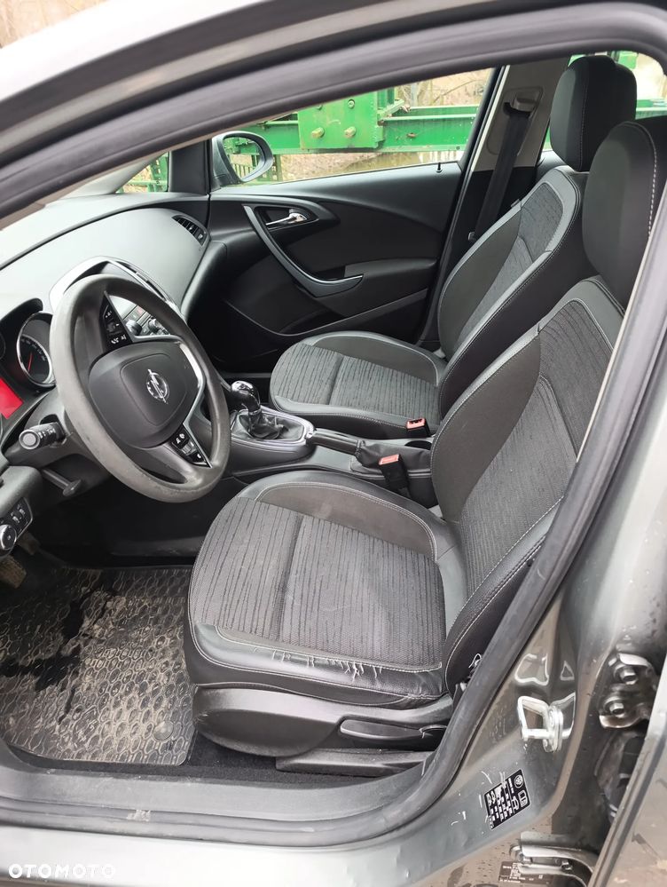 Opel Astra 1.4 T Business EU6 - 9