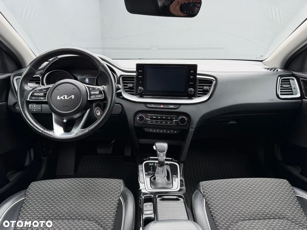 Kia Ceed 1.5 T-GDI Business Line DCT - 29
