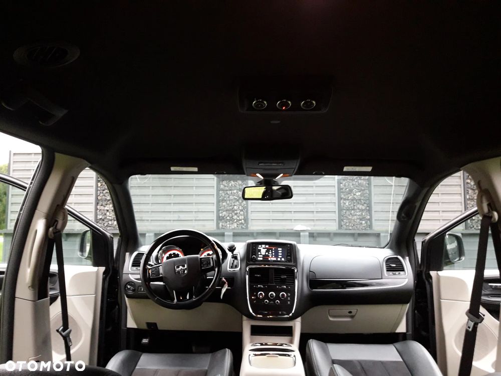 Dodge Grand Caravan - 23