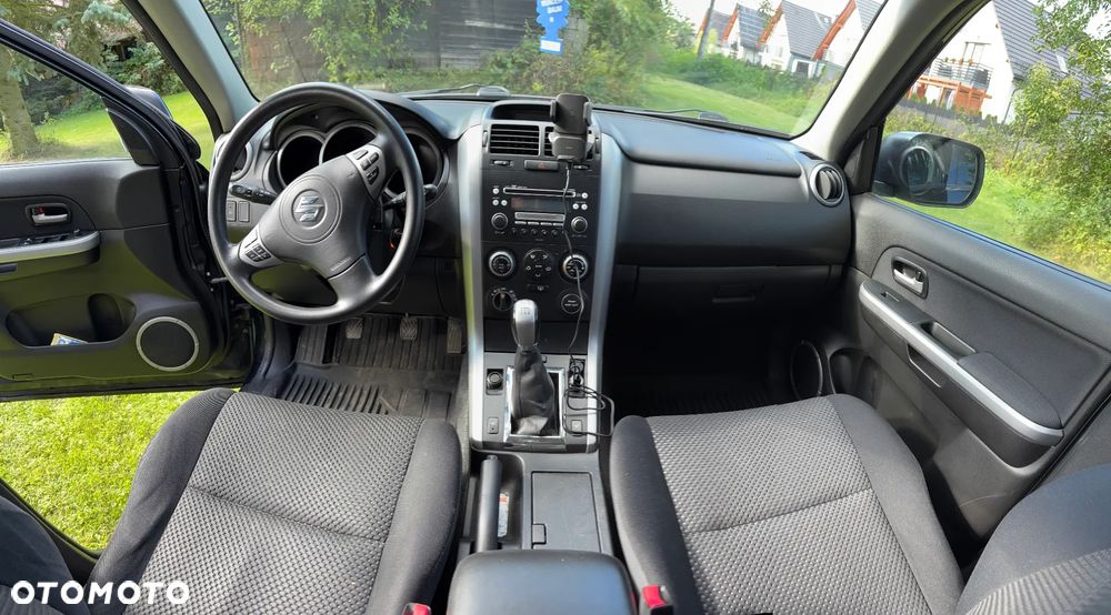 Suzuki Grand Vitara 2.0 Comfort Limited - 15