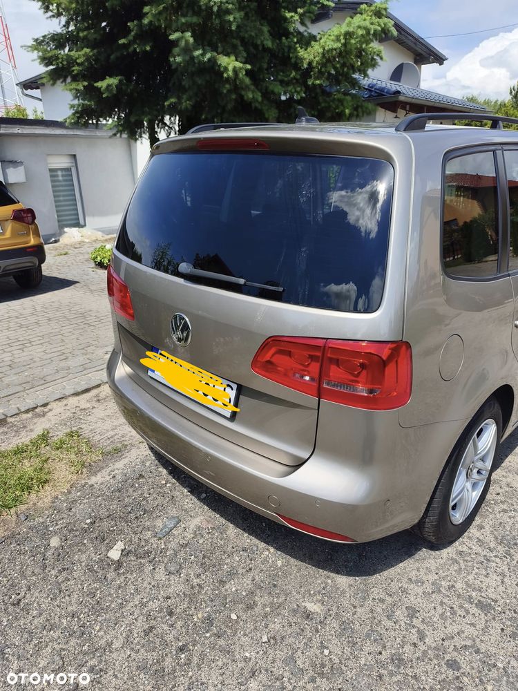 Volkswagen Touran - 25