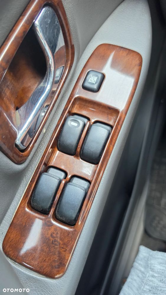 Mitsubishi Pajero - 12