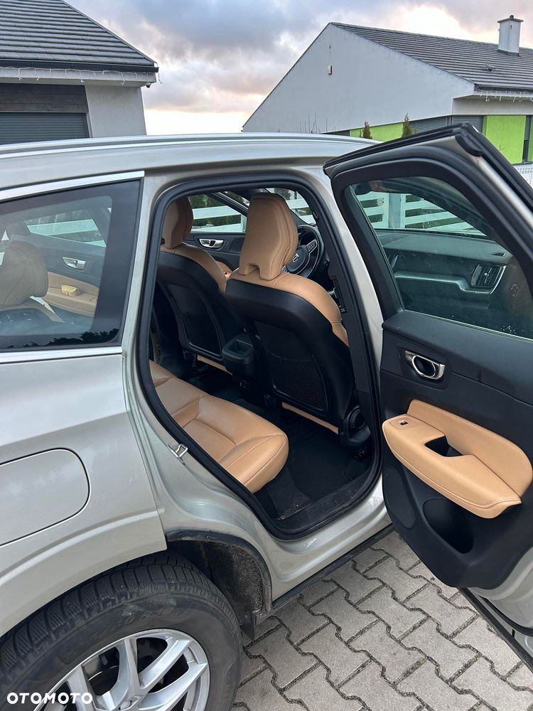 Volvo XC 60 - 8