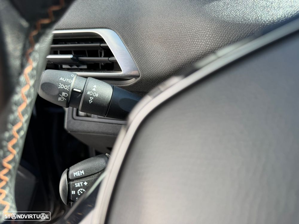 Peugeot 3008 1.2 PureTech Active Pack - 44