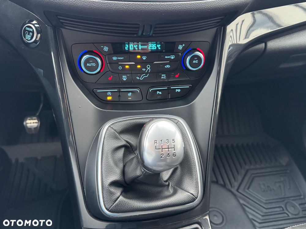 Ford Kuga 1.5 EcoBoost 2x4 ST-Line - 33