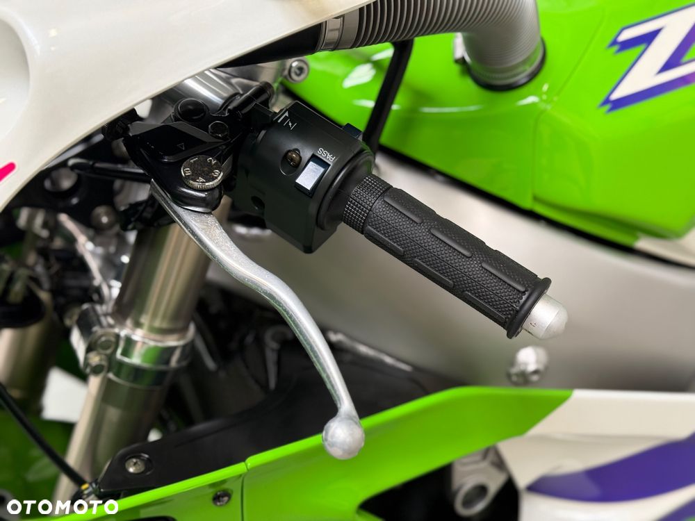 Kawasaki ZXR - 26