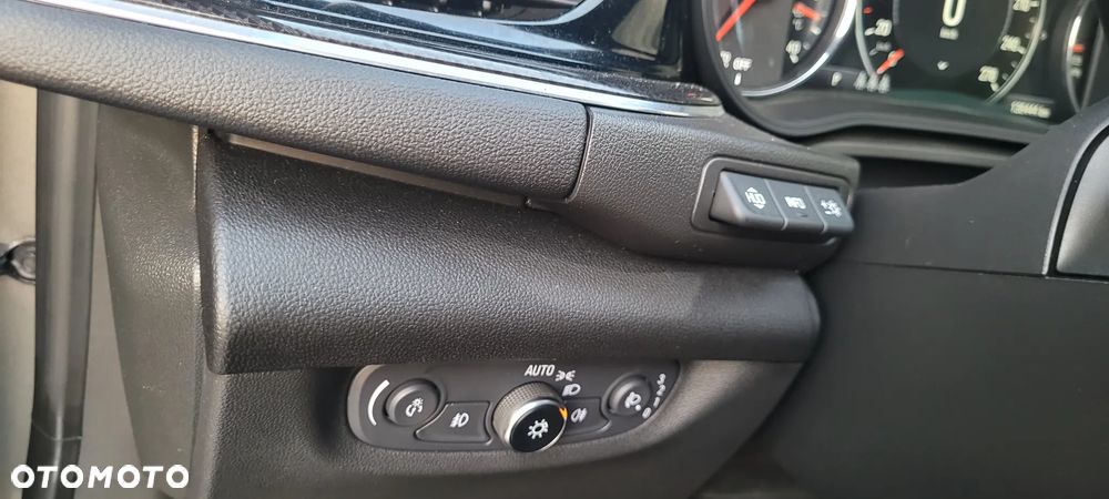 Opel Insignia CT 2.0 T 4x4 Exclusive S&S - 21