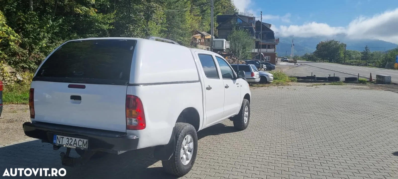 Toyota Hilux 4x4 Double Cab - 2