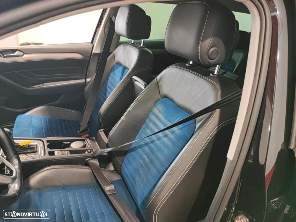 VW Passat Variant - 5