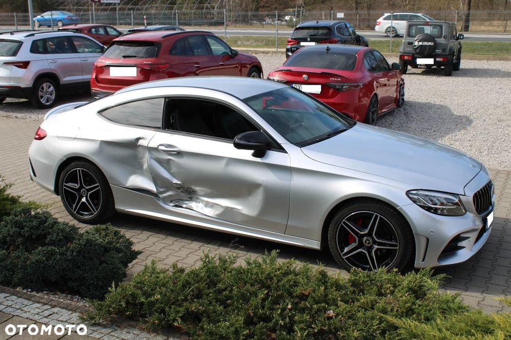 Mercedes-Benz Klasa C 200 9G-TRONIC AMG Line - 4