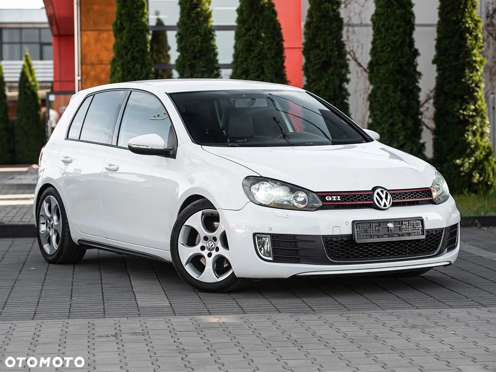 Volkswagen Golf 2.0 GTI - 1