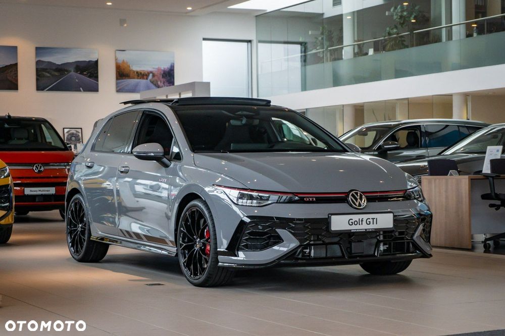 Volkswagen Golf - 2