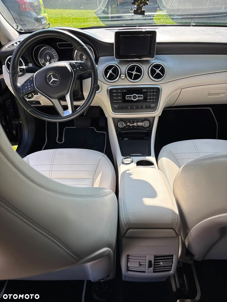 Mercedes-Benz CLA 250 4-Matic - 7