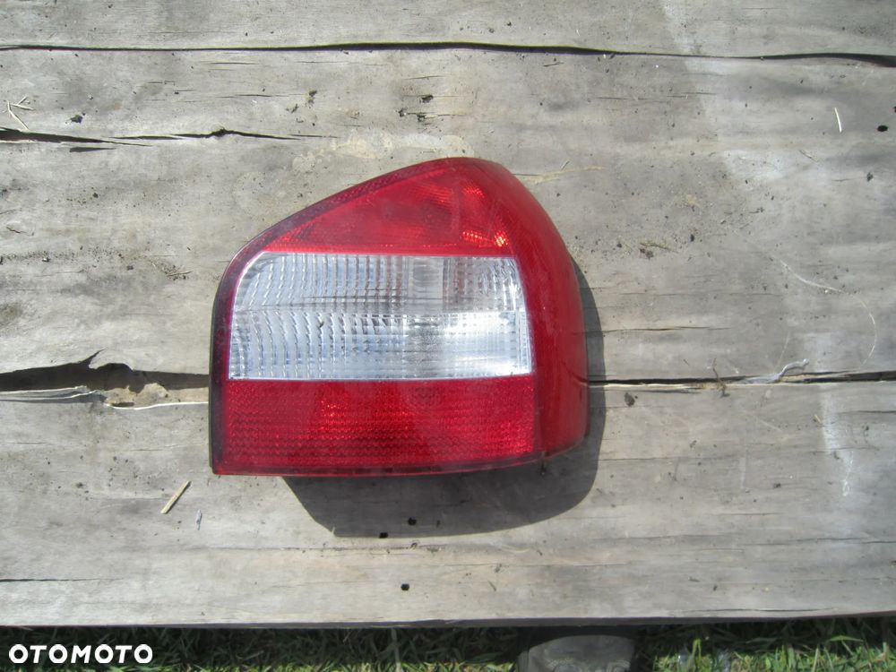 Lampa tył tylna prawa Audi A3 8L 3d Lift 8L0945096C - 1