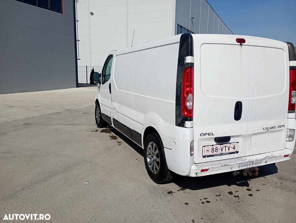 Opel Vivaro 2.5 CDTi - 4