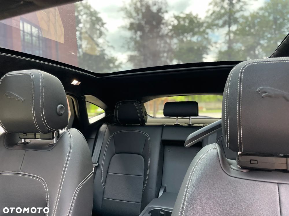 Jaguar E-Pace 2.0 P300 mHEV AWD 300 Sport - 28