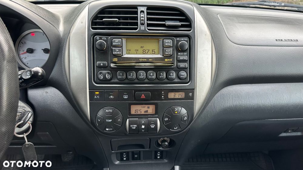 Toyota RAV4 2.0 VVT-i 4x4 - 25