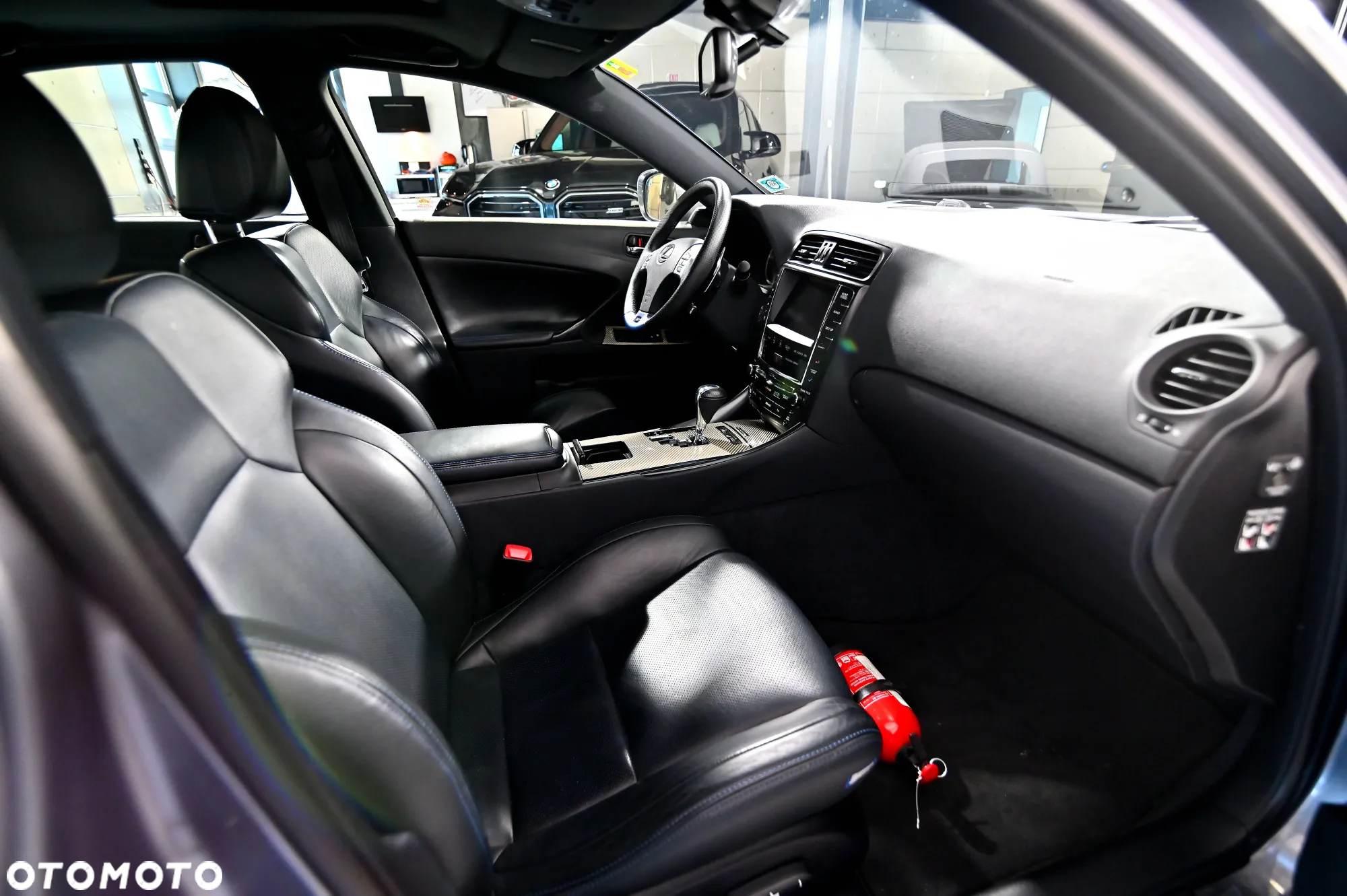 Lexus IS F - 10