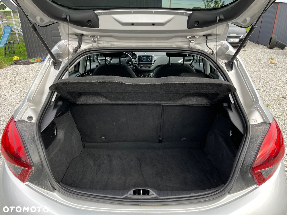 Peugeot 208 1.2 PureTech Style - 20
