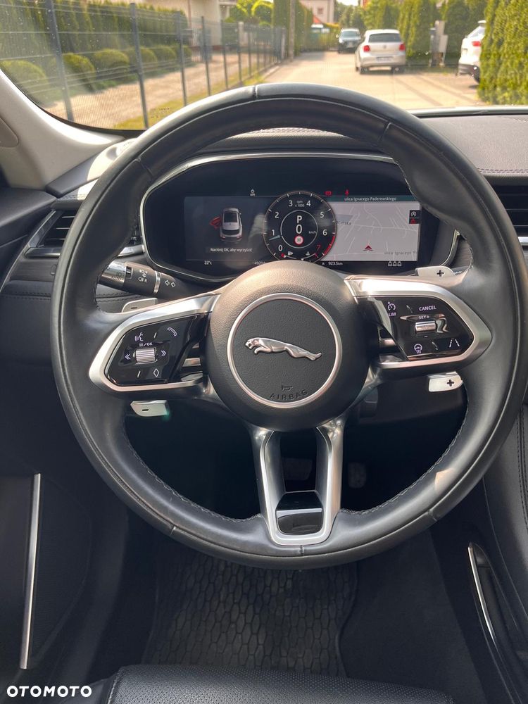Jaguar F-Pace - 13