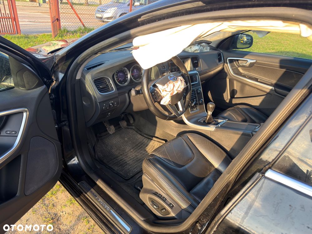 Volvo S60 D5 Summum - 9