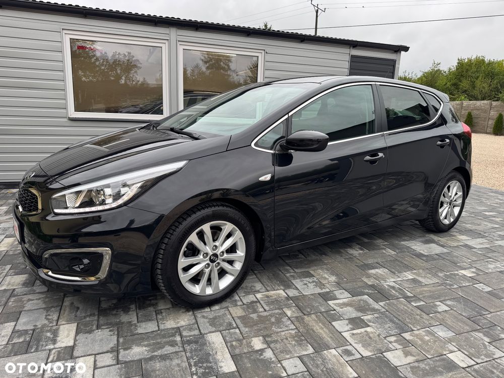 Kia Ceed 1.6 GDI Dream-Team Edition - 12