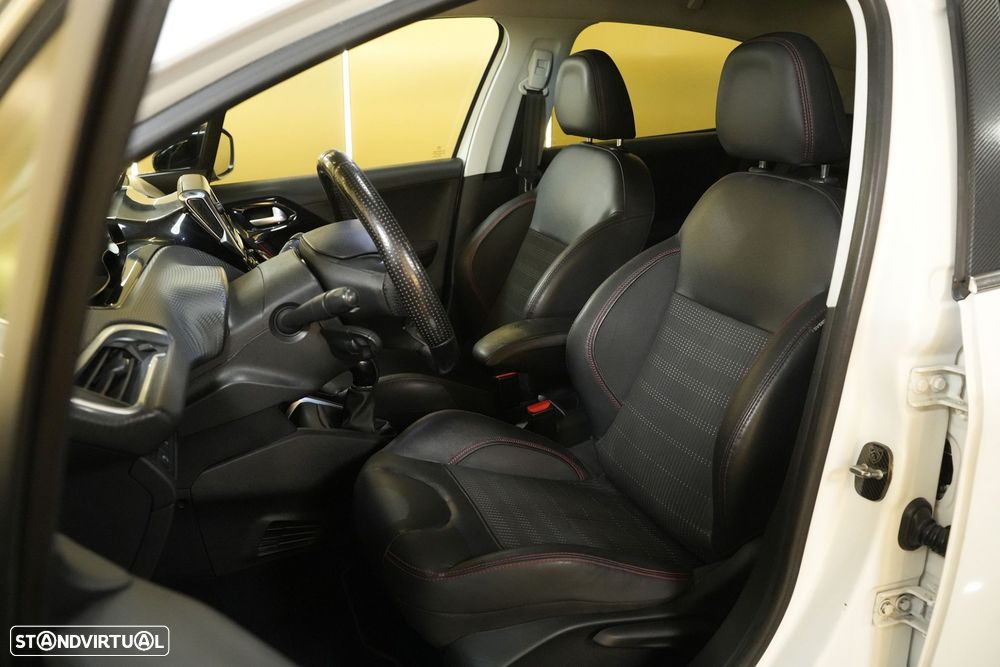 Peugeot 208 1.5 BlueHDi GT Line - 23