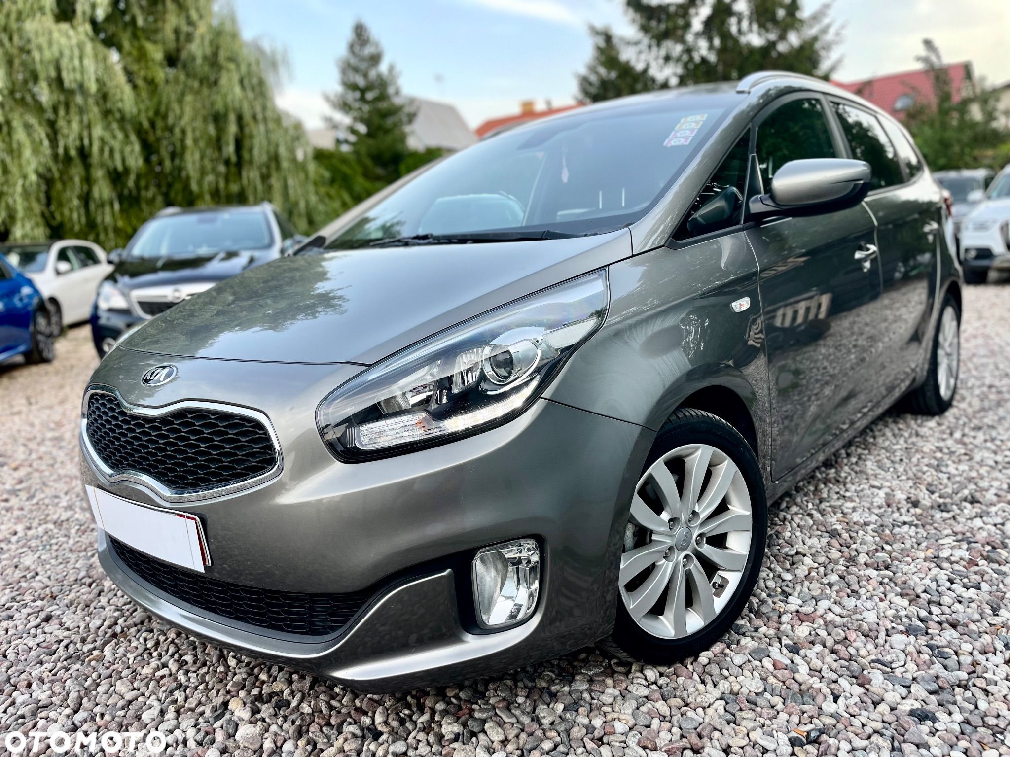 Kia Carens 1.7 CRDi 115 Dream Team Edition - 1