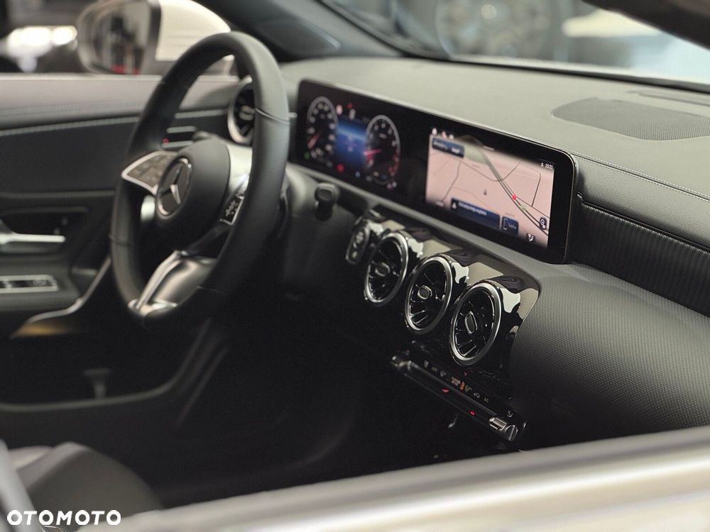 Mercedes-Benz CLA - 38