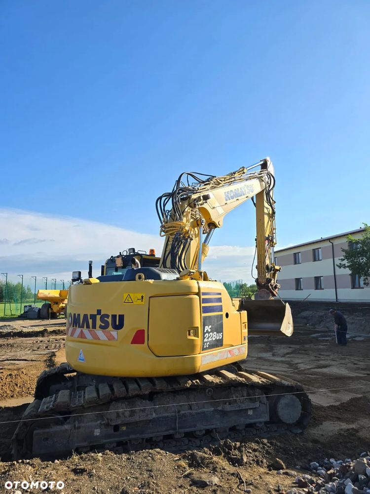 Komatsu PC228-10 - 12