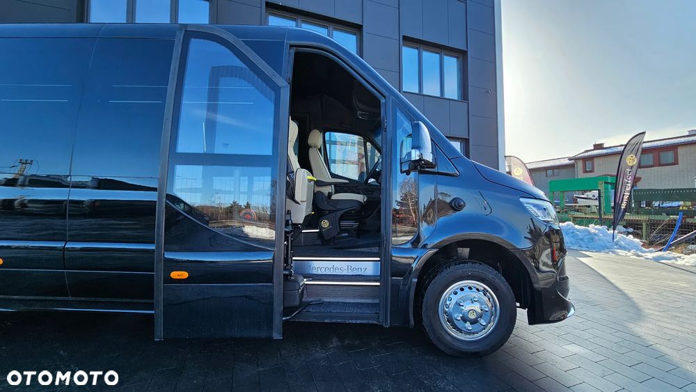 Mercedes-Benz Sprinter 519 - 12