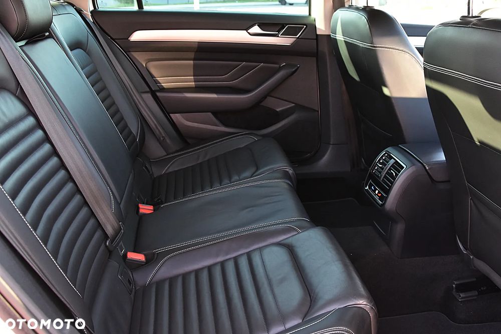 Volkswagen Passat 2.0 TDI 4Mot Elegance DSG - 28